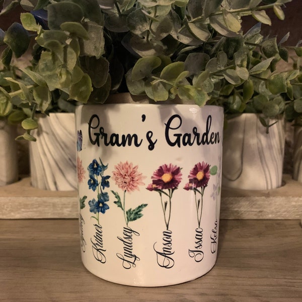 Personalized Grandmas or mothers garden flower pot