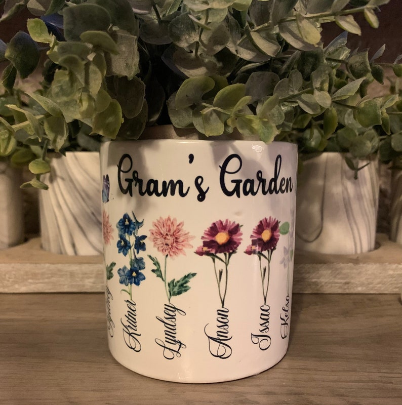 Personalized Grandmas or mothers garden flower pot image 1