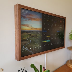 32in Smart Calendar/ Dakboard / Smart Wall Display / Photo Viewer