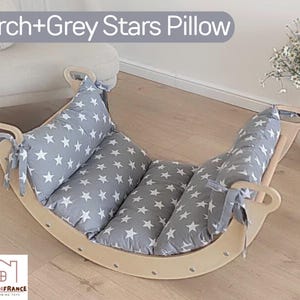 Der Montessori Kletterbogen mit Kissen: Holzwippe für Kleinkinder