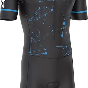 Puede incluir: Traje de ciclismo de manga corta negro y azul con un patrón geométrico y la palabra "Sikma" en el hombro derecho.
