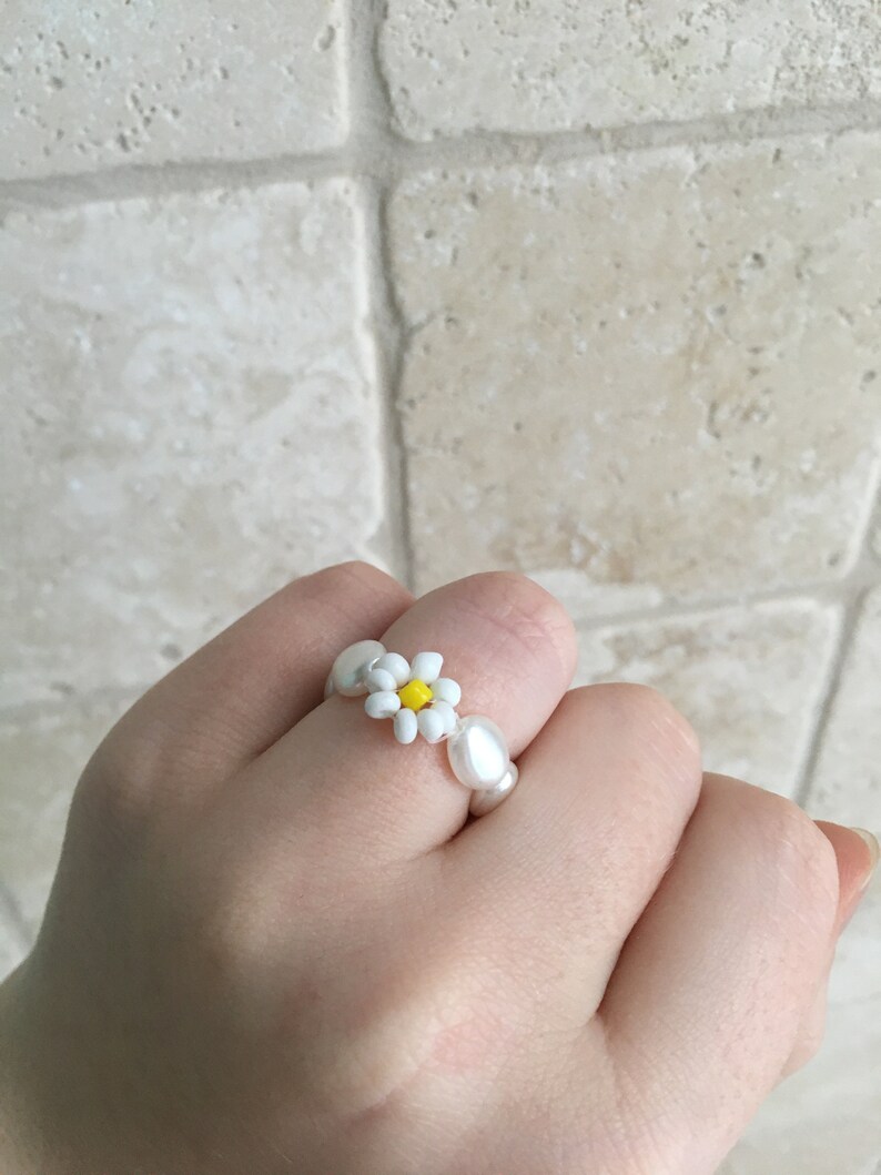 Beaded flower ring