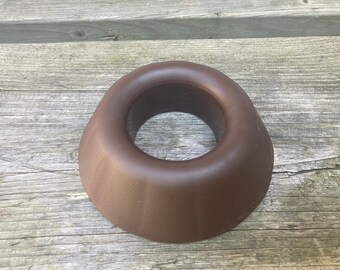 Présentoir pour ballons de football/rugby en bois - En vente sur France