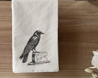 Torchon en coton Charming Corbeau Crow Cheese | Décoration d&#39;Halloween, torchon bohème, cadeau pour chefs, cadeau cuisine unique, amateurs de charcuterie
