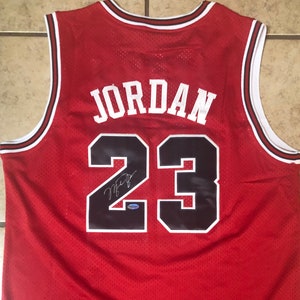 Michael Jordan Chicago Bulls Autographed Nike White 1997-1998 Jersey - PSA