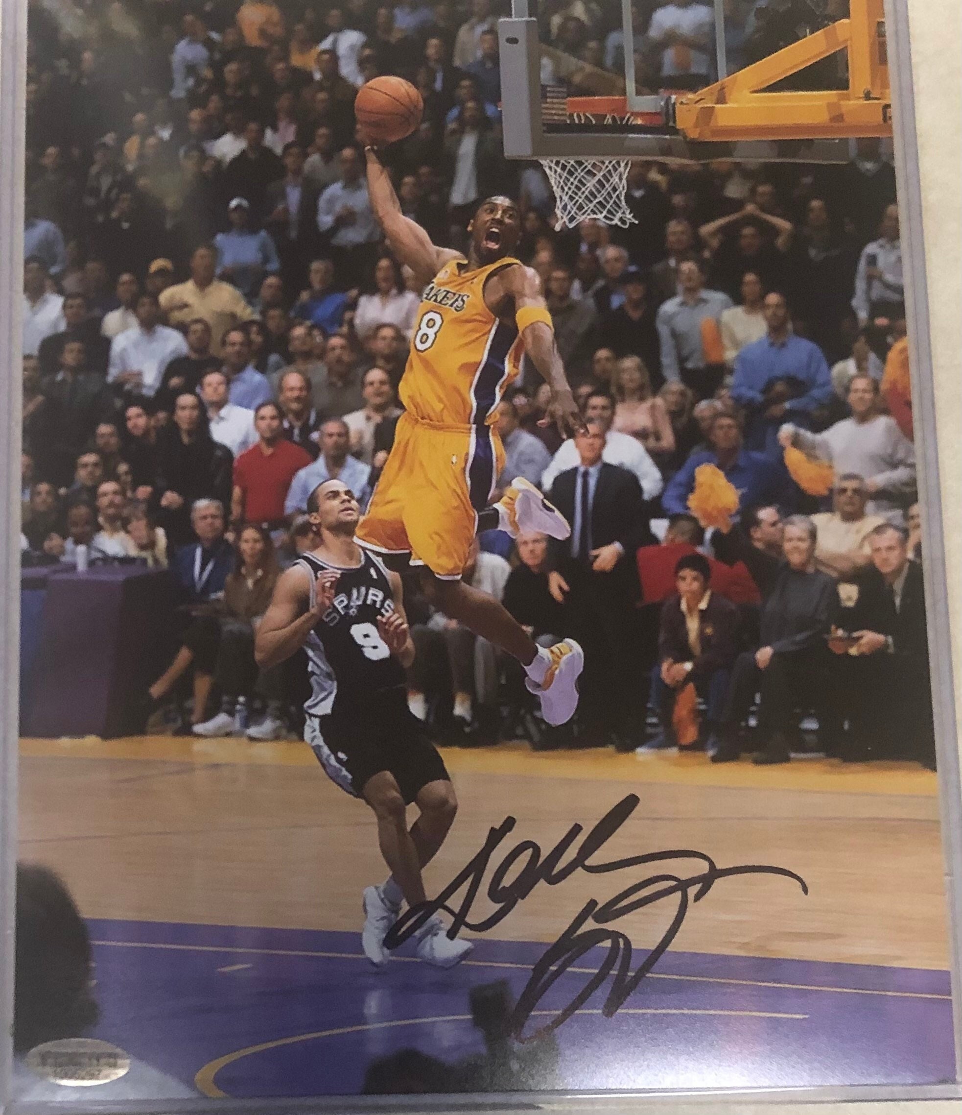 Autographed Los Angeles Lakers Kobe Bryant Upper Deck Framed 8'' x