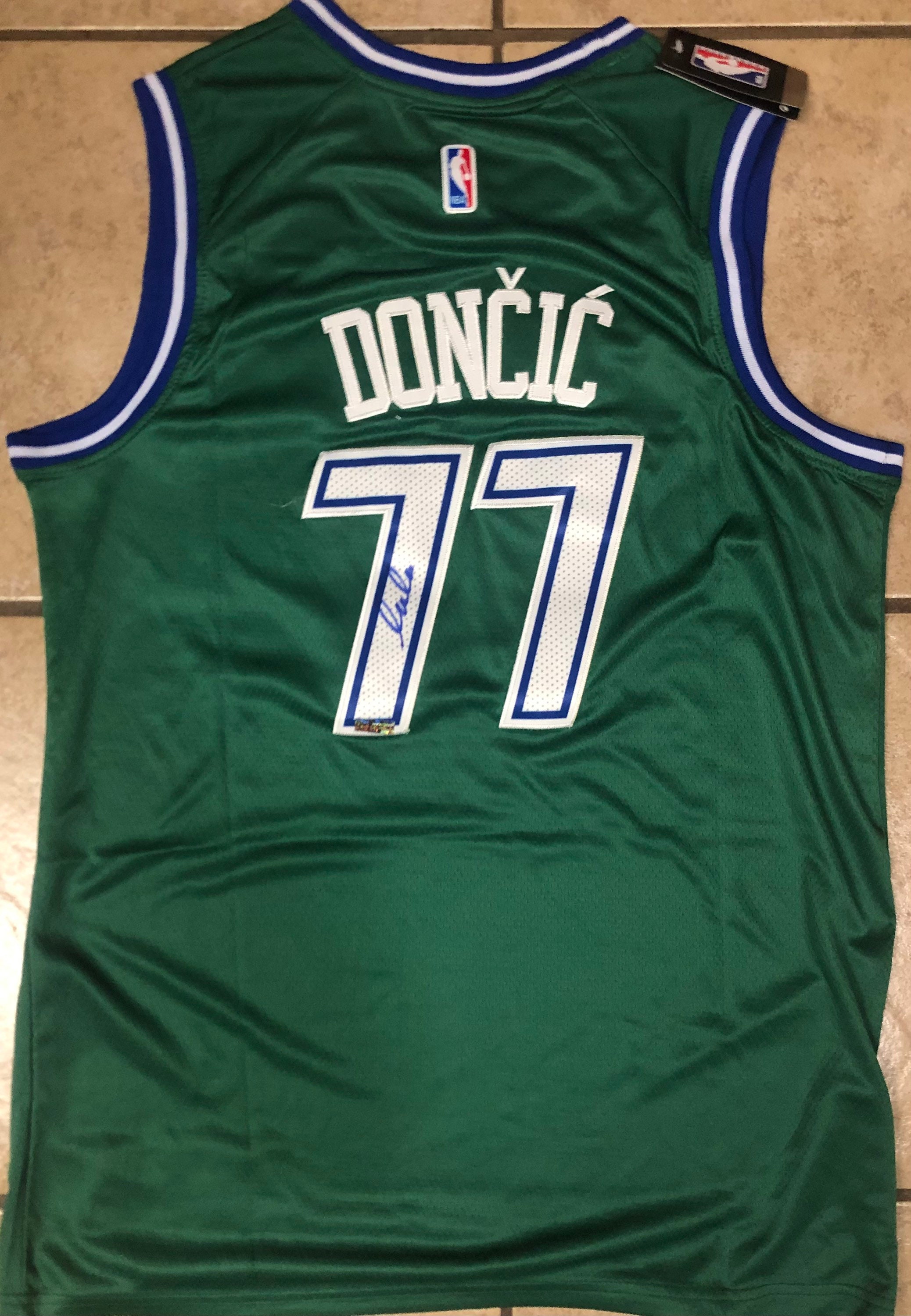LUKA DONCIC Signed Green Dallas Mavericks Nike Swingman Jersey 