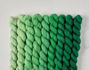 Leaf Green (421 – 429) - Appletons Wool