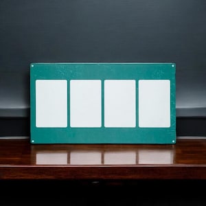 Geschikt voor VIER foto's van 4 x 6 inch | aanpasbare fotolijst | Lijst heeft 3 lagen: voorkant, breukgleuf achter, optioneel acrylaat midden | Stijl 1: