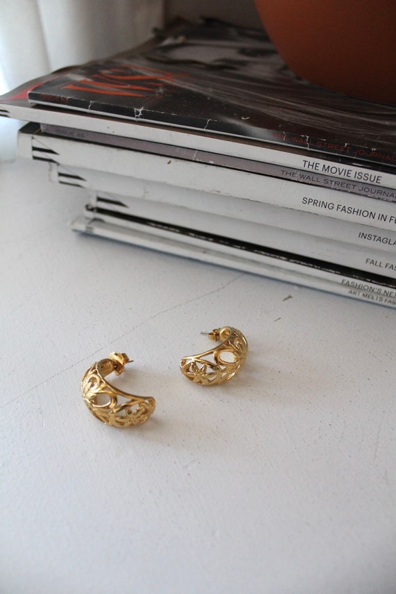 Floral cut out hoop earrings - image 4