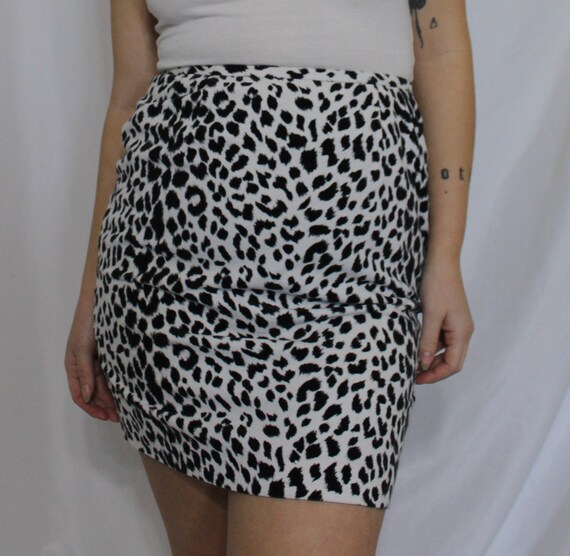Snow leopard velvet skirt - image 3