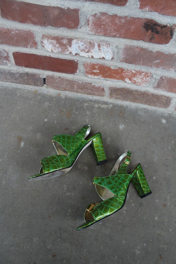 Green patent croc heel