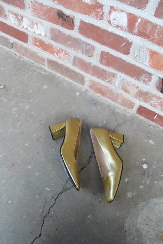 stuart weitzman gold wedges