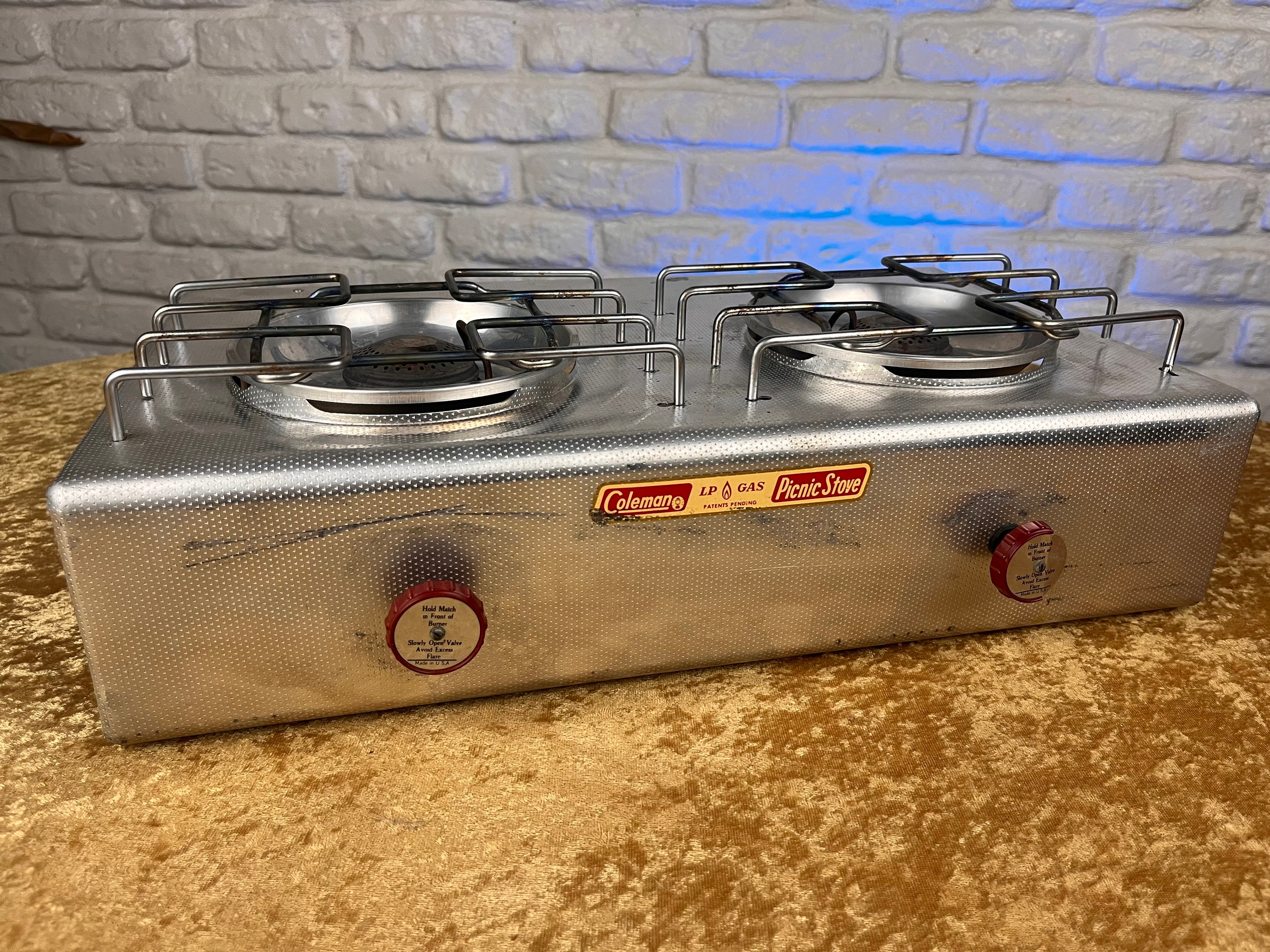 Vintage Coleman Picnic 2 Burner LP Gas Stove in Excellent