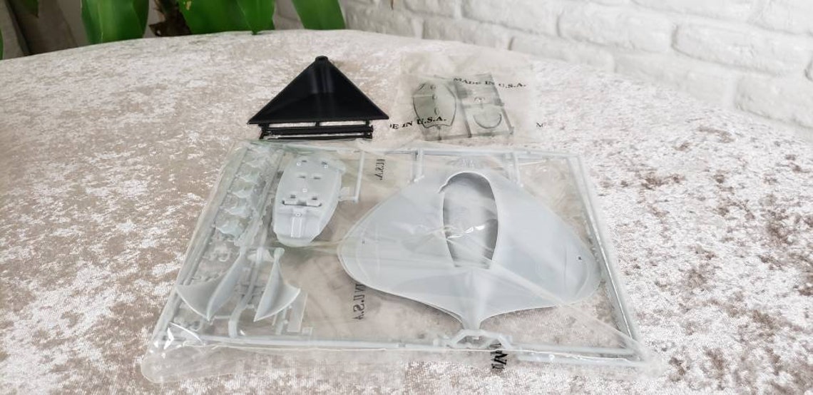 TesTors The Roswell UFO Unassembled Kit Collector's Etsy