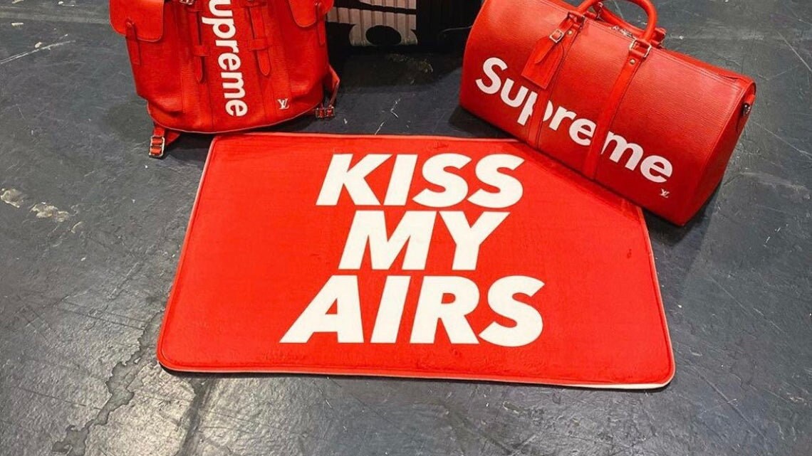 Kiss My Airs Rug | Etsy