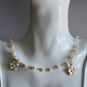 Fresh water pearl necklace