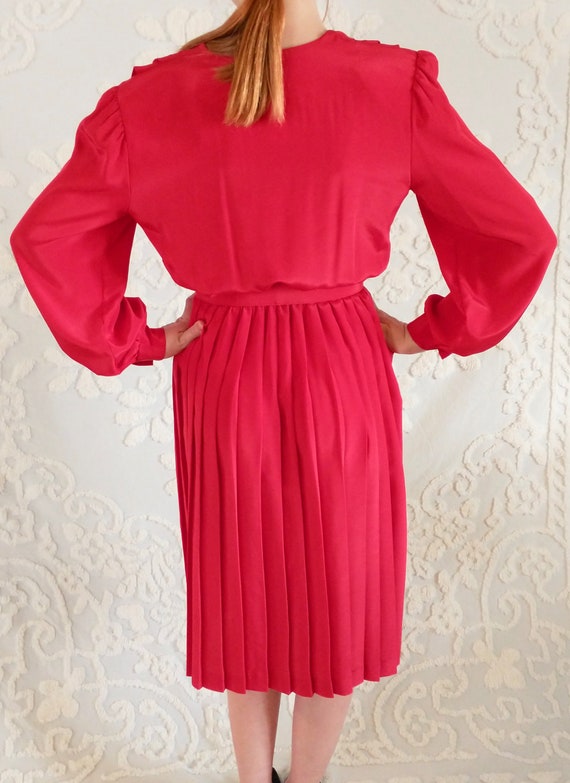 Vintage 80s Alexis Petites Red Flowy Polyester Dr… - image 2
