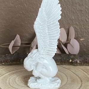 Angel Figure with Wings Statue Guardian Angel