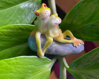 Miniature figures Little Frog frog figure sculpture decoration home decoration couple in love