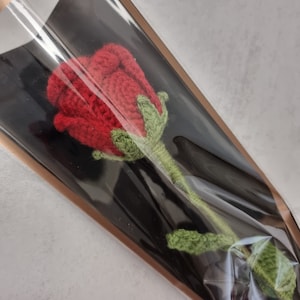 Rose flower crochet/valentine&#39;s day gift/Home decor/Rose for wedding bouque/Handmade rose/Crocheted red rose/crochet flower/love gifts.