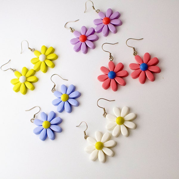 daisy earrings / daisy flower earrings / cute flower earrings / dangling flower earrings / flower jewelry / daisy flower jewelry /daisy gift