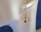 Boucles d'oreilles petites créoles avec perle et pendentif, boucles rondes, bijou pour femme, Cadeau pour femme