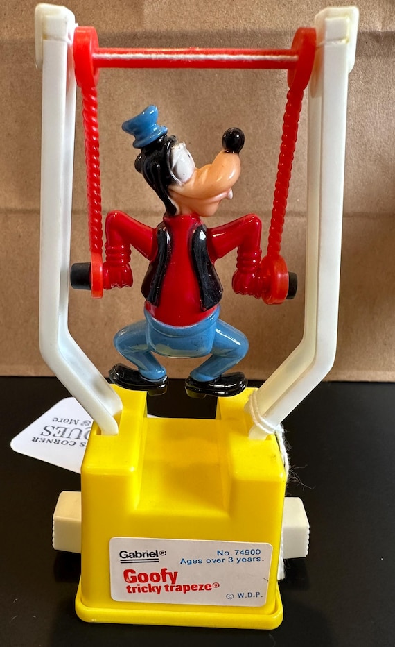 Vintage 1977 Gabriel Industries Walt Disney Goofy Tricky Trapeze