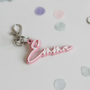 Porte-clés avec nom I Pendentif nom en acrylique effet 3D I Pendentif sac I Idée cadeau I Petite chose I Souvenir