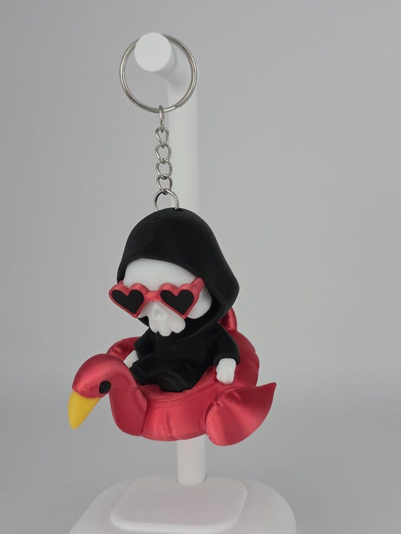Skeleton Flamingo Keychain – Gothic Summer Accessory with Heart Sunglasses