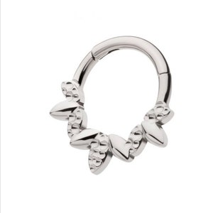 Titanium clustered hammered & shiny 3-petal flower front facing hinged segment clicker | flower jewelry | septum jewelry | 8mm | 10mm |16g