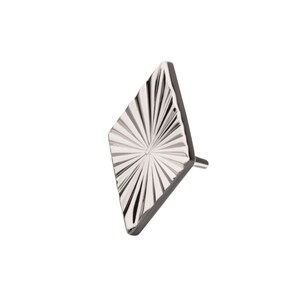 Titanium Threadless Corrugated Rhombus Top| minimalism earring | cartridge piercing | nose piercing | tragus piercing | kite shape piercing