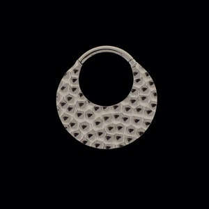 hammer titanium clicker | septum piercing | daith pierceing | hammered metal | septum ring  | minimalist | daith ring | 16 gauge | 8mm