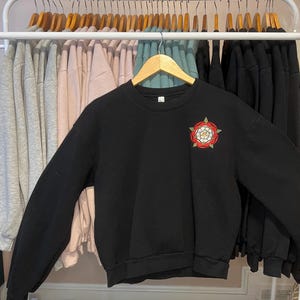 Tudor Rose Embroidered Fitted Crewneck Sweatshirt