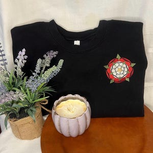 Black Tudor Rose Embroidered Traditional Crewneck Sweatshirt