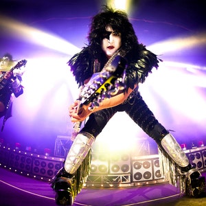 ロックバンド KISS のポール・スタンレー - オリジナル写真プリント、ハードロック、グラムロック、ロックポスタープリントウォールアート、写真家のサイン入り