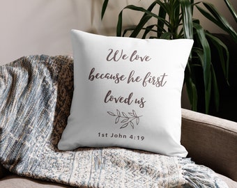 Amiamo perché ci ha amati per primo Federa 1 Giovanni Scrittura Home Decor Soggiorno Decorazione Scrittura Regalo Federa Colori neutri