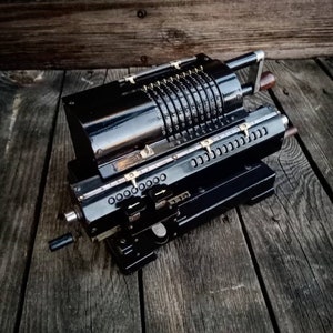 Odhner MODEL Calculator