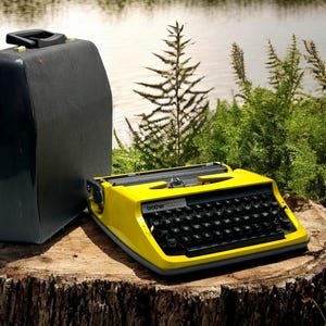 Gelbe Brother Schreibmaschine - Vintage manuelle Schreibmaschine | Retro Dekor | Voll funktionsfähig, einzigartiges Geschenk für Schriftsteller und Sammler
