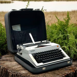 Vintage Olympia Monica Typewriter – Classic Manual Typewriter, Perfect for Writers & Collectors