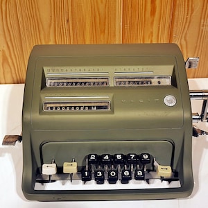 Facit Antique Calculator - 1960s Mechanical Desk Gadget - Vintage Office Decor - Retro Home Workspace Style - Classic Math Accessory - Rare