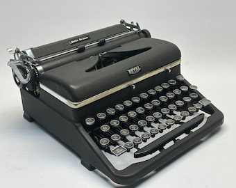 Royal Quiet De Luxe タイプライター - 復元された QWERTY キーボード
