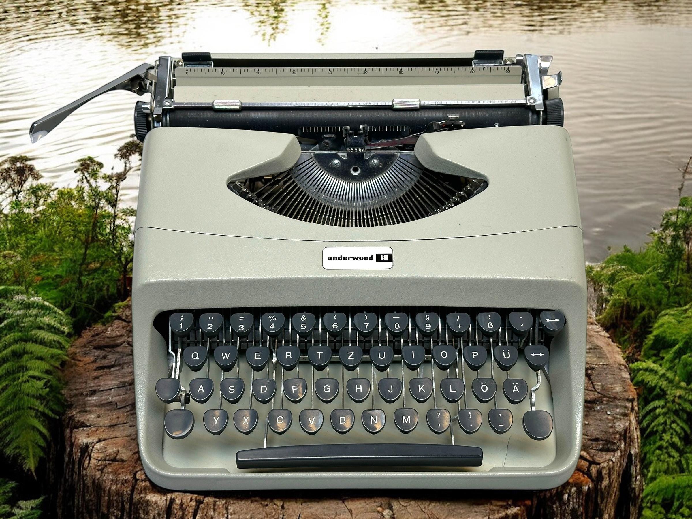 Underwood 18 Typewriter - Portable Manual Machine, Retro Decor - Etsy