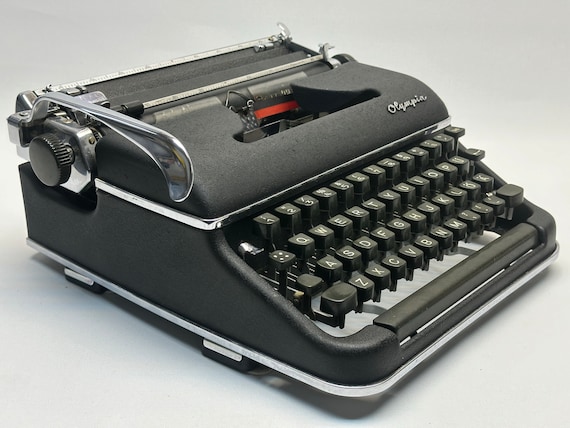 Olympia SM3 Typewriter - Black QWERTY Keyboard, Writer's Choice - Etsy