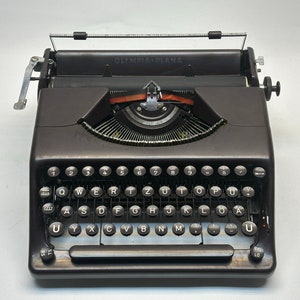 Elegant Gift! Olympia Plana Typewriter in Burgundy with Matching Keyboard | Antique Collectible