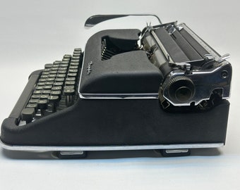 Olympia SM3 タイプライター - ブラック QWERTY キーボード、Writer's