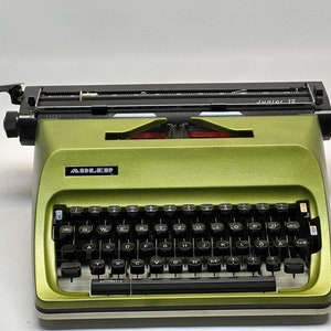 Adler Vintage Typewriter - Glossy Green QWERTZ Keyboard with Cantaloupe Bag - Classic Retro Design for Writers
