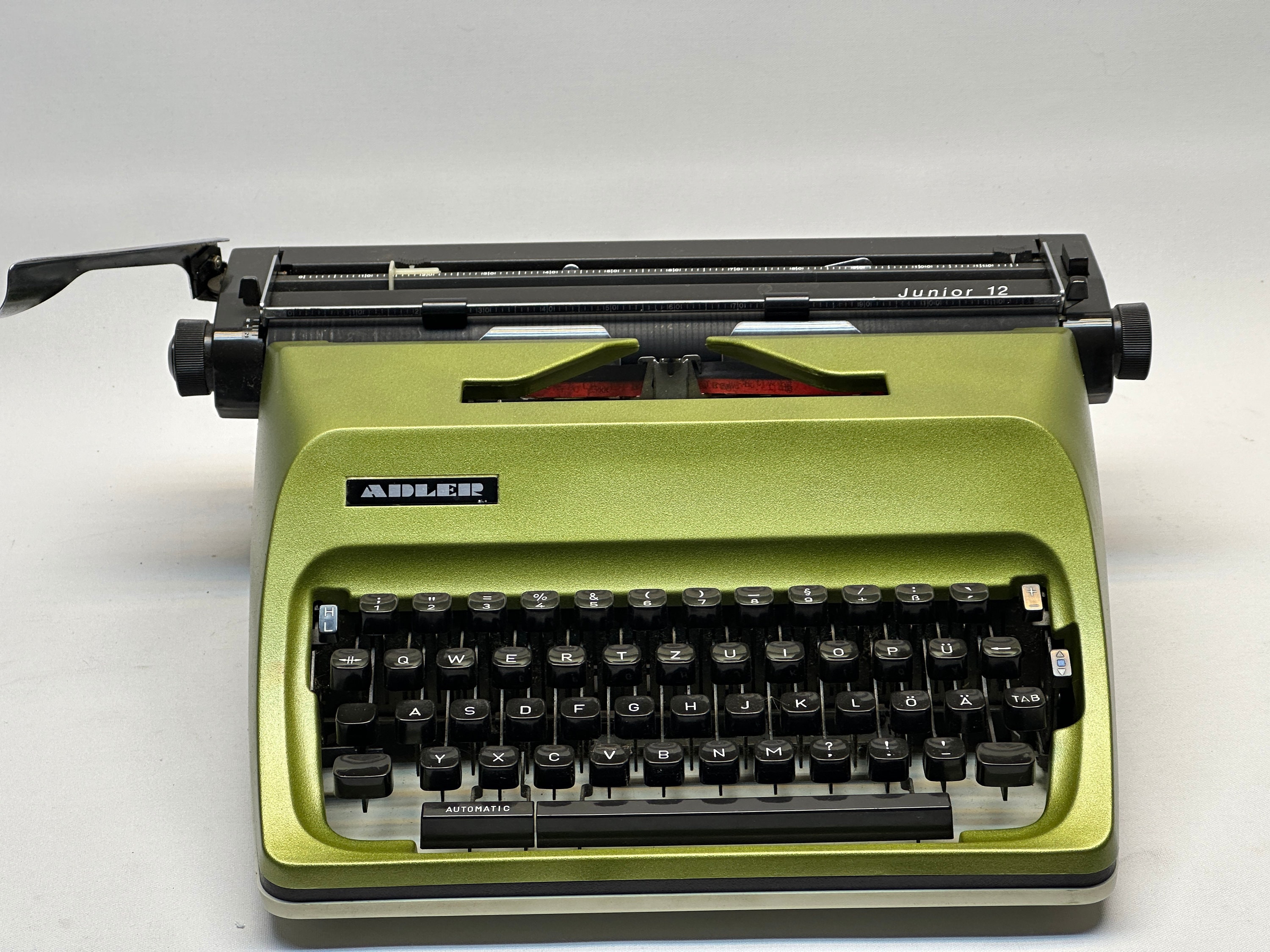 Adler Vintage Typewriter – Glossy Green QWERTZ Keyboard