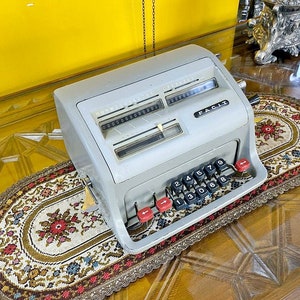 Timeless Facit Calculator - Mechanical Desk Tool - Retro Office Accessory - Vintage Home Office Decor - 1960s Nostalgic Gadget - Collectible