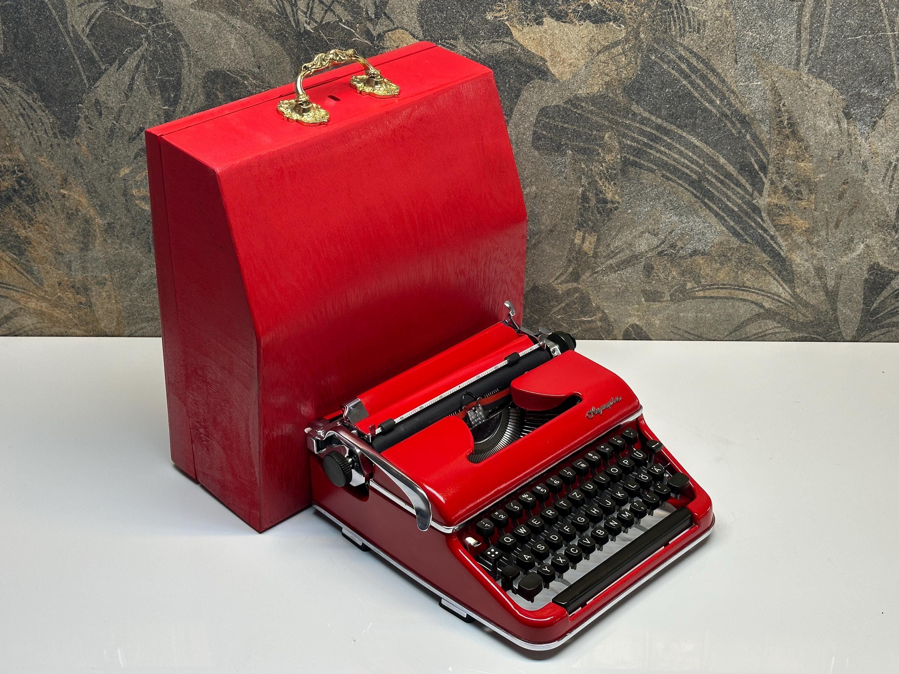 Olympia SM3 レッド 手動タイプライター + 専用ケース | レトロ